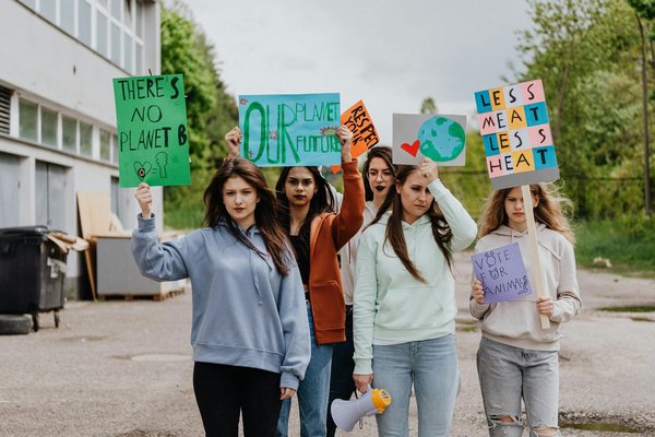 Choisir un rédacteur web ou une plateforme de rédaction web ?